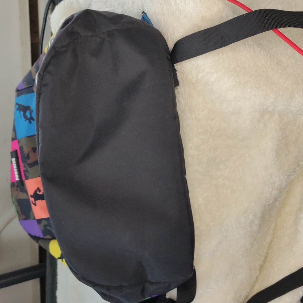 Fortnite boys backpack 18 in deep 14 in wide - Picture 4 of 9